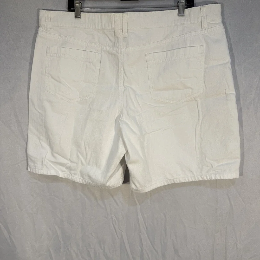 new york and company Women's White Denim Shorts Size 18 Flat Front Casual‎